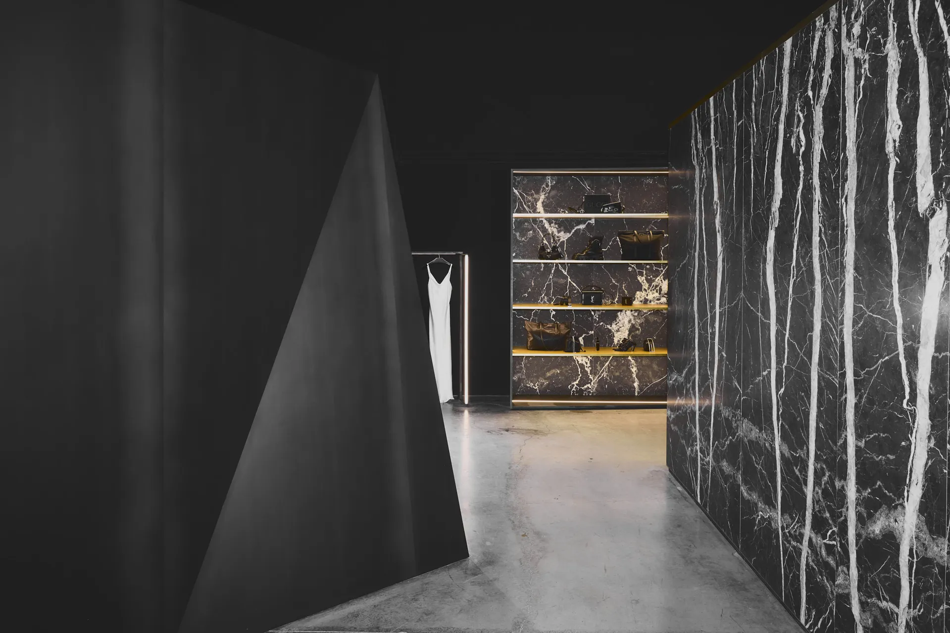 Antonioli / Eu Stores