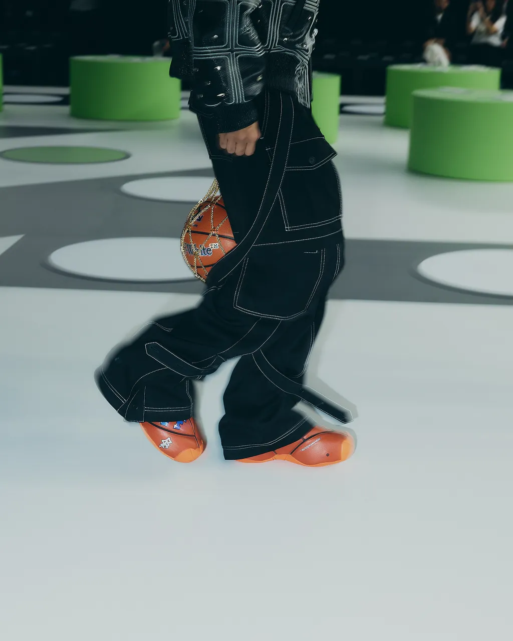 Off White / AW24 Show BTS