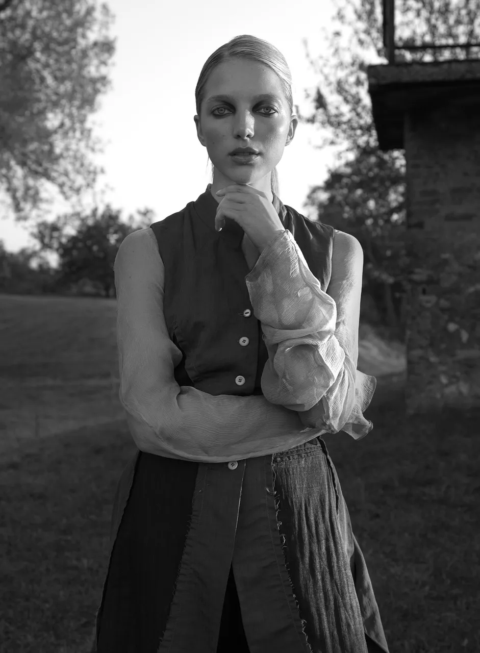 Personal / Le Soleil Est Près De Nous